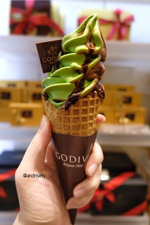 Detail Es Krim Godiva Nomer 12