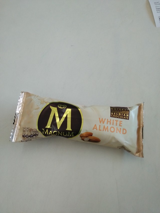 Detail Es Krim Magnum Putih Nomer 34