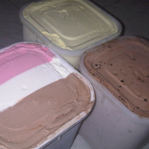 Detail Es Krim Rasa Strawberry Nomer 39