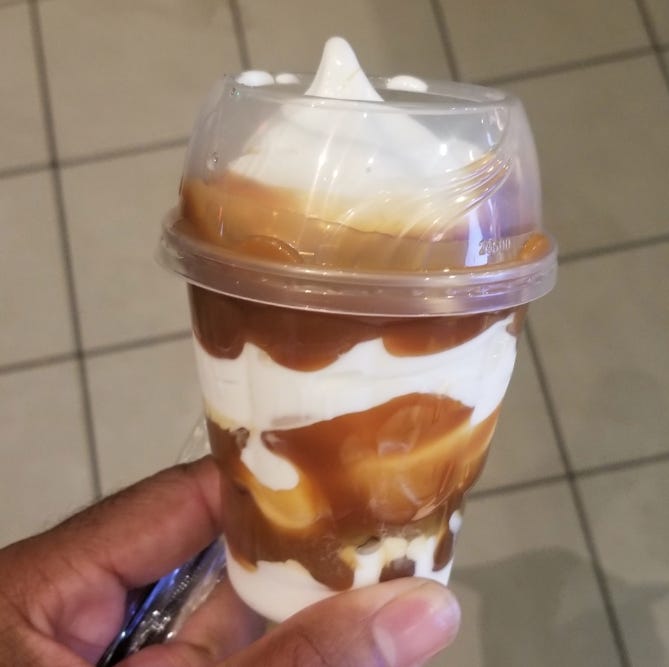 Detail Es Krim Sundae Mcdonald Nomer 27