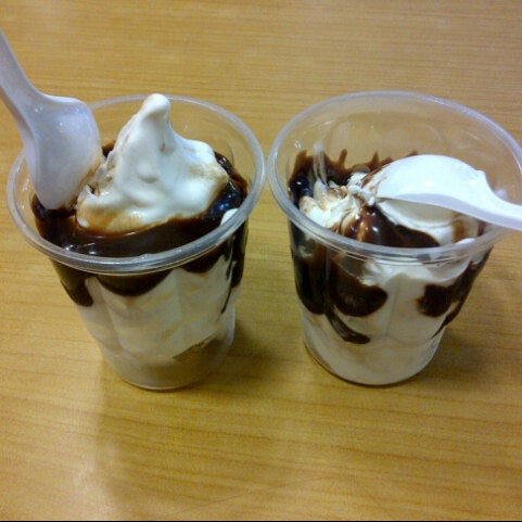 Detail Es Krim Sundae Mcdonald Nomer 37