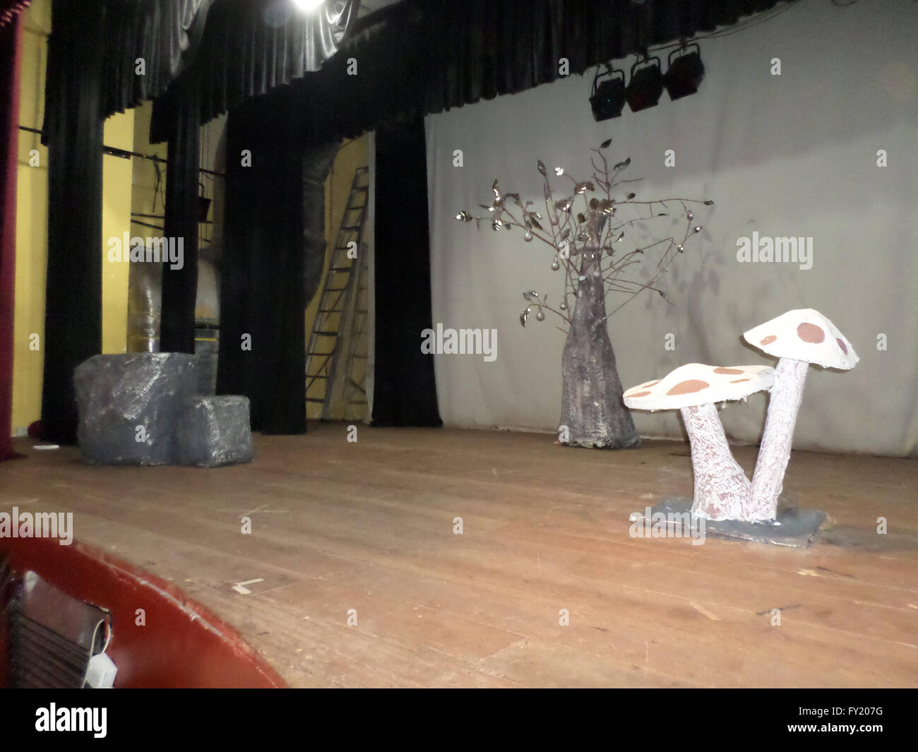 Detail Background Teater Nomer 55