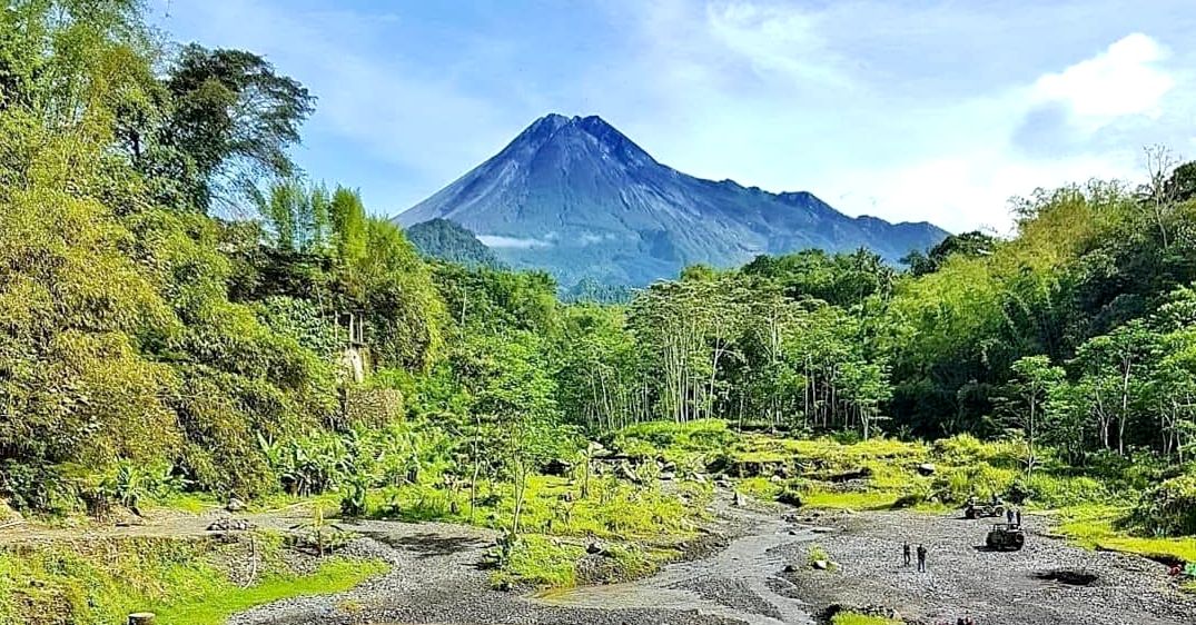 Detail Background Wisata Nomer 50