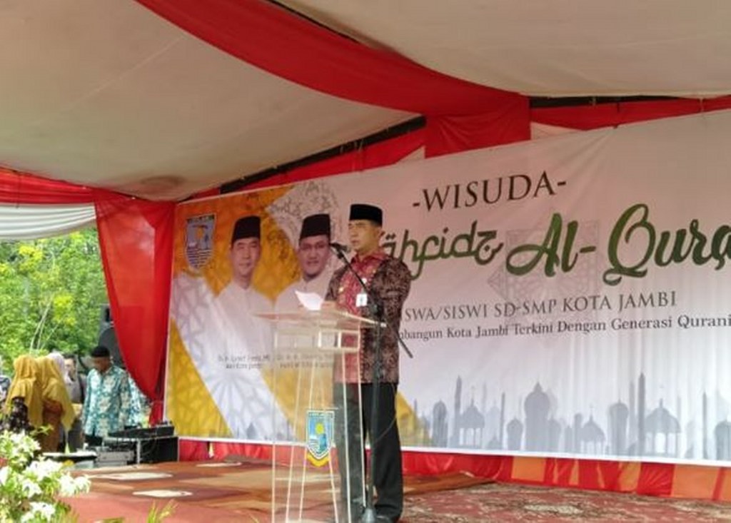 Detail Background Wisuda Smp Nomer 51
