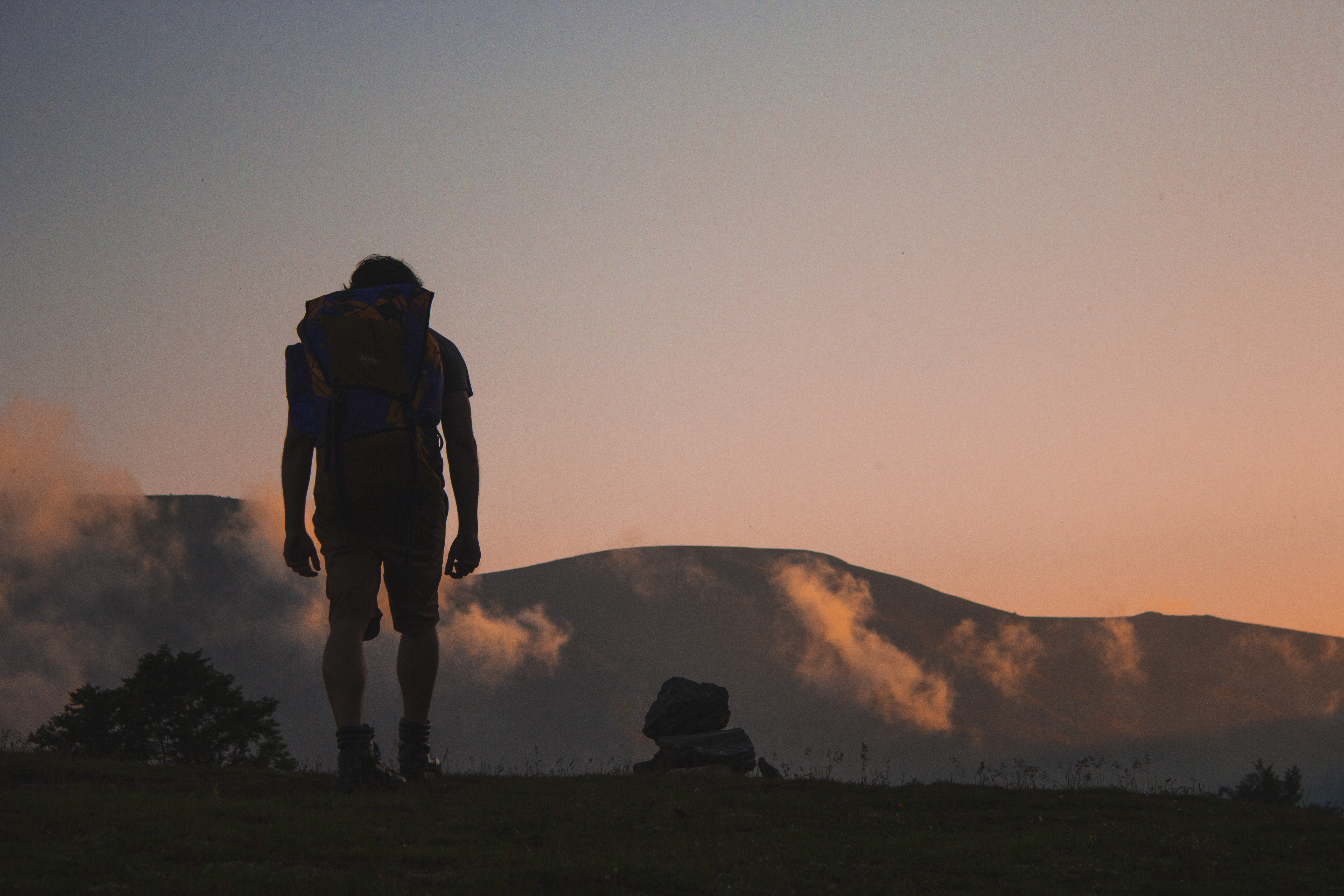 Detail Backpacker Wallpaper Nomer 4