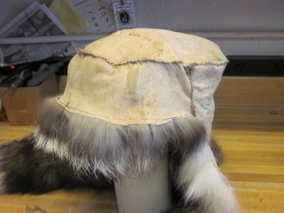 Detail Badger Fur Hat Nomer 46