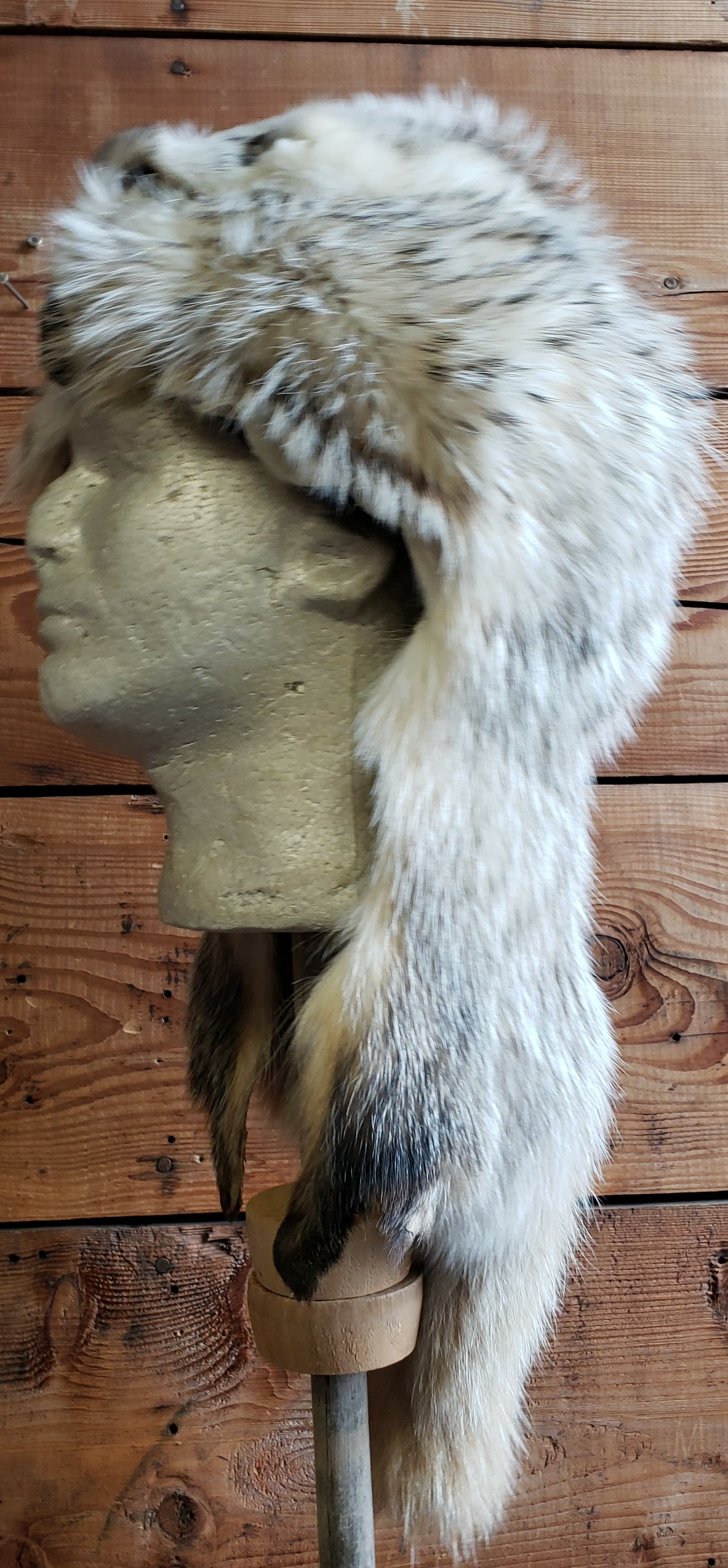 Detail Badger Fur Hat Nomer 8
