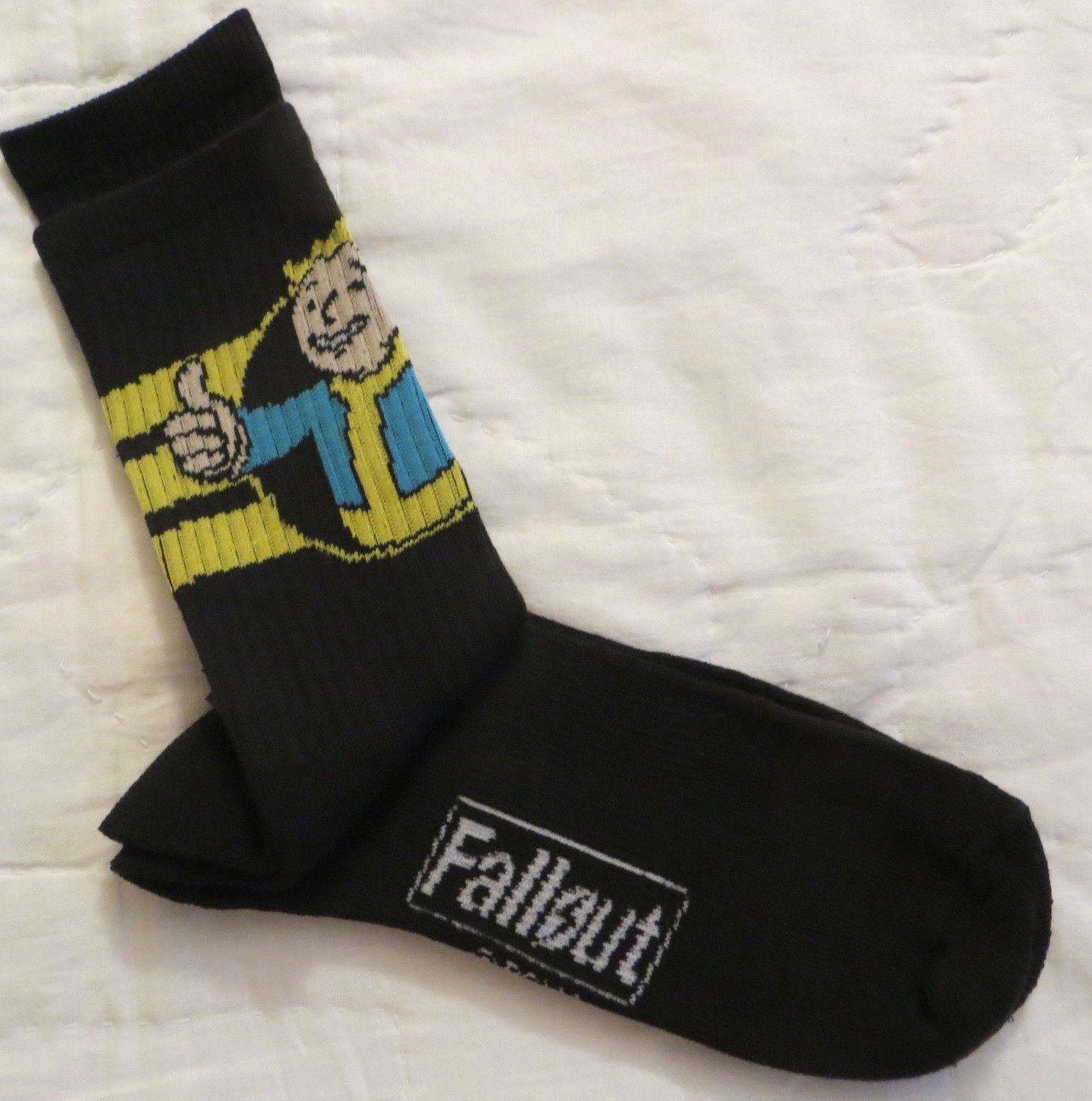 Detail Fallout 4 Vault Boy Socks Nomer 30