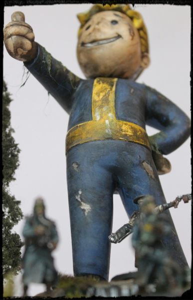 Detail Fallout Vault Boy Statue Nomer 37