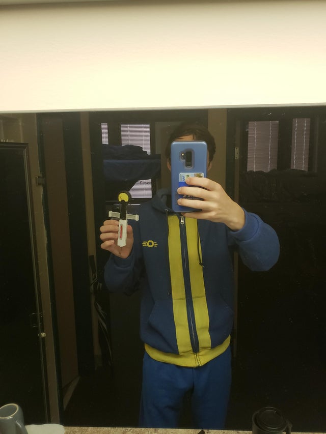 Detail Fallout Vault Suit Hoodie Nomer 14