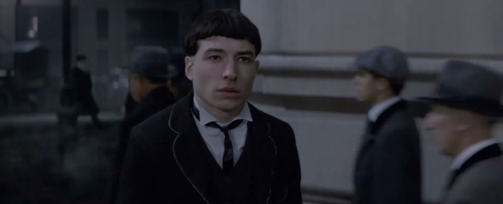Detail Fantastic Beasts And Where To Find Them Credence Nomer 13