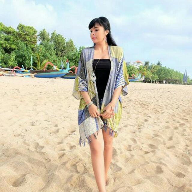 Download Fashion Ke Pantai Untuk Wanita Nomer 46