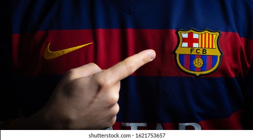 Detail Fc Barcelona Logo Nomer 18