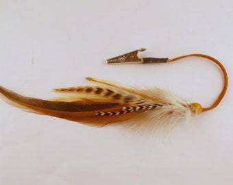 Detail Feather Roach Clip Nomer 38