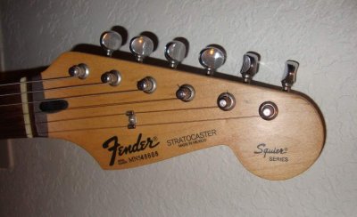 Detail Fender Squier Series Nomer 16