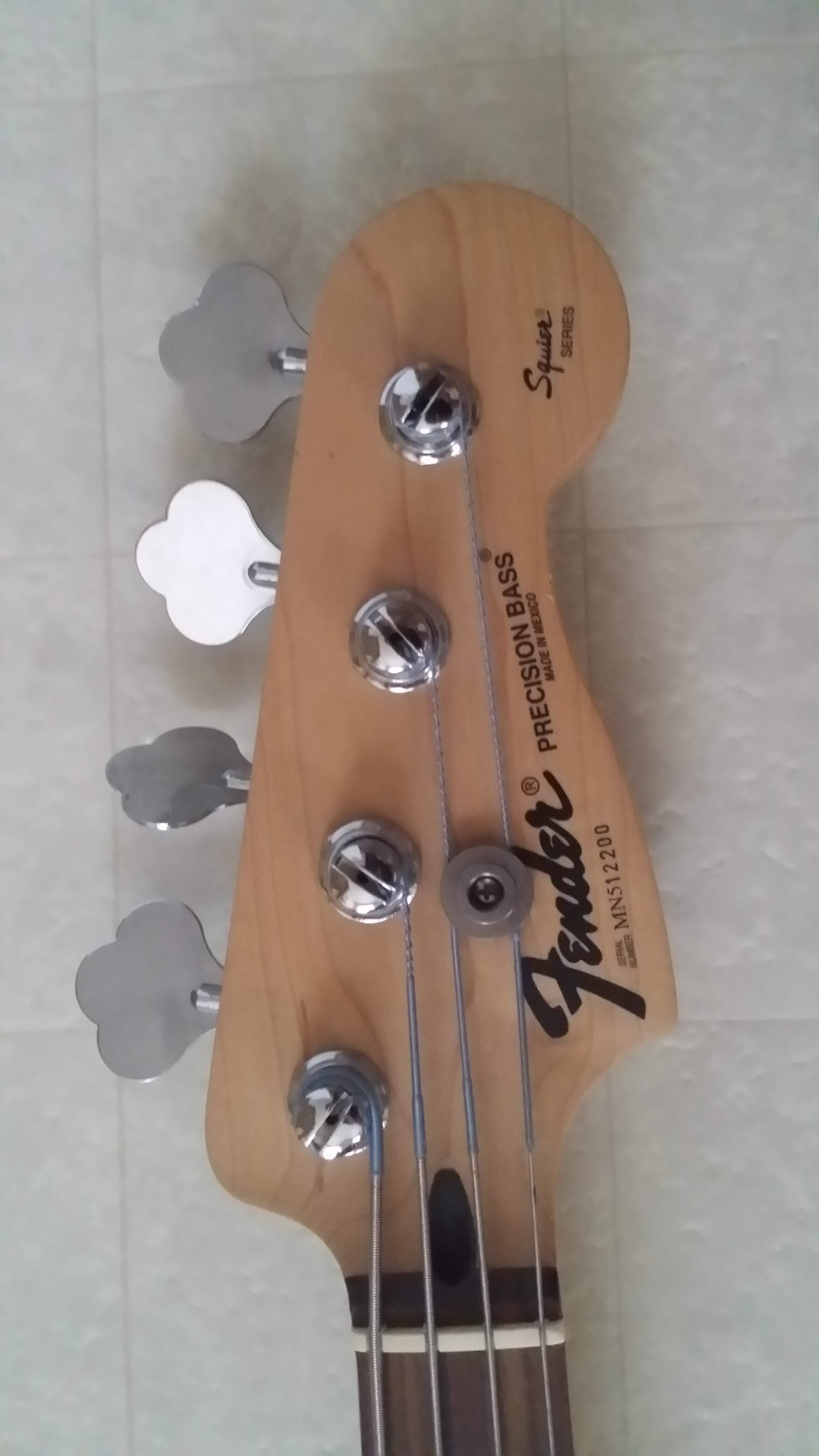Detail Fender Squier Series Nomer 55