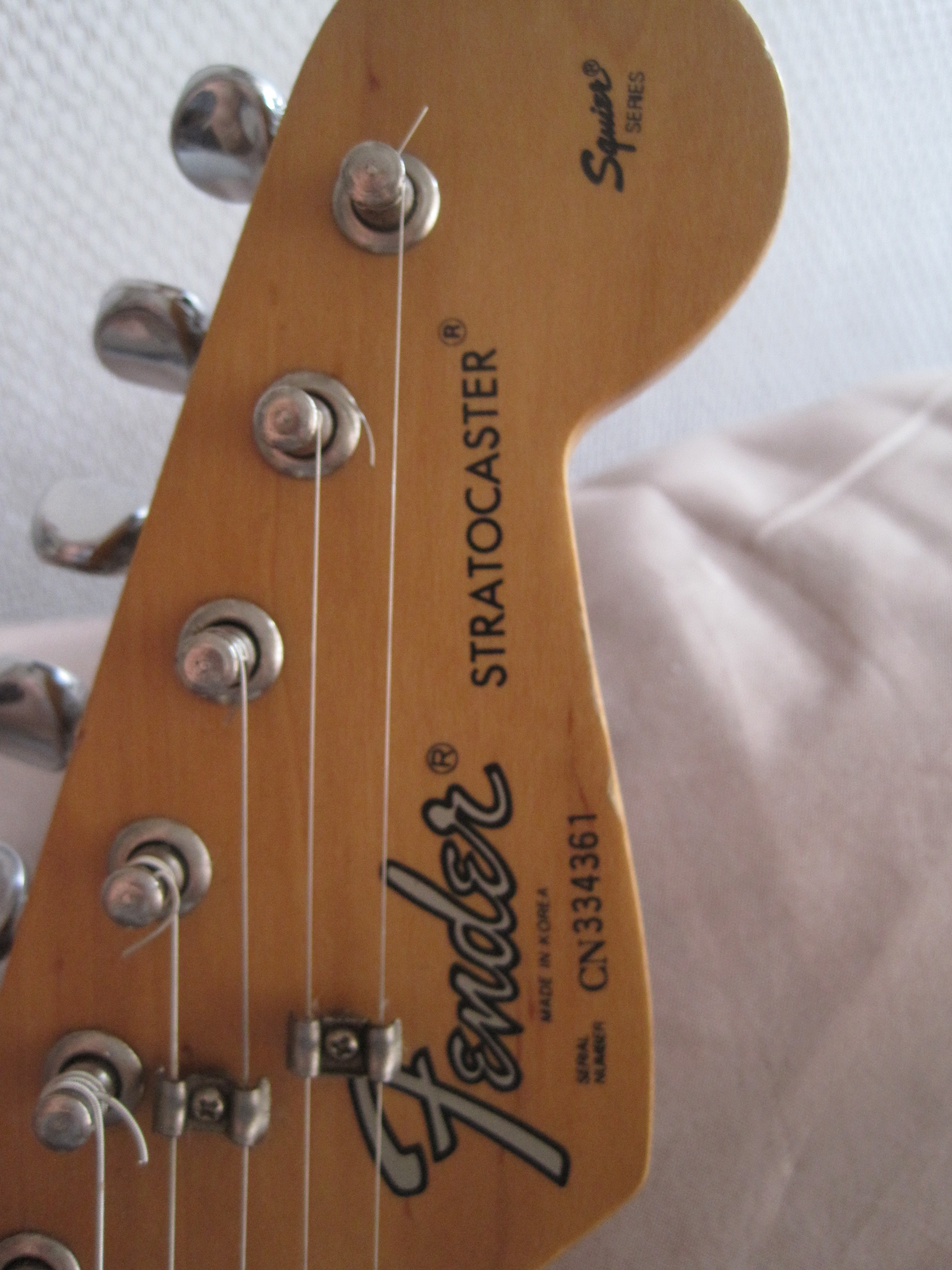 Detail Fender Squier Series Nomer 6
