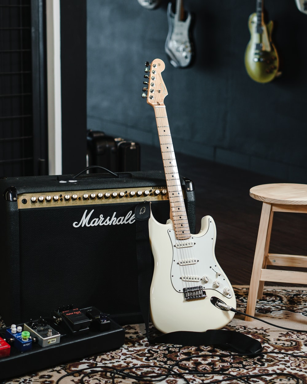 Detail Fender Stratocaster Wallpaper Nomer 4