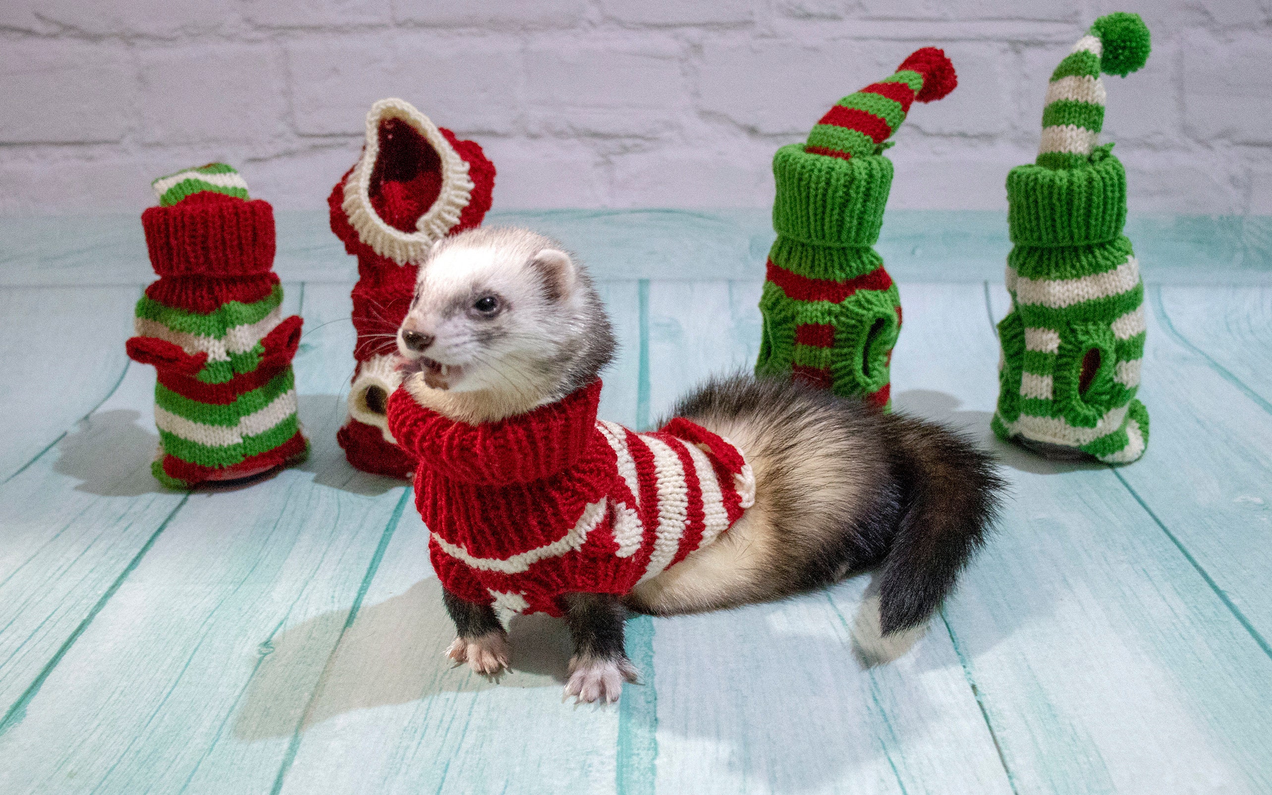 Detail Ferret Christmas Sweater Nomer 2