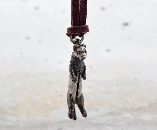 Detail Ferret Necklace Nomer 27