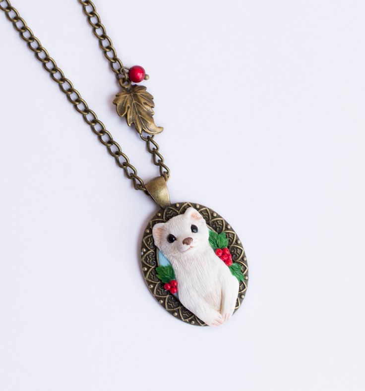 Detail Ferret Necklace Nomer 43