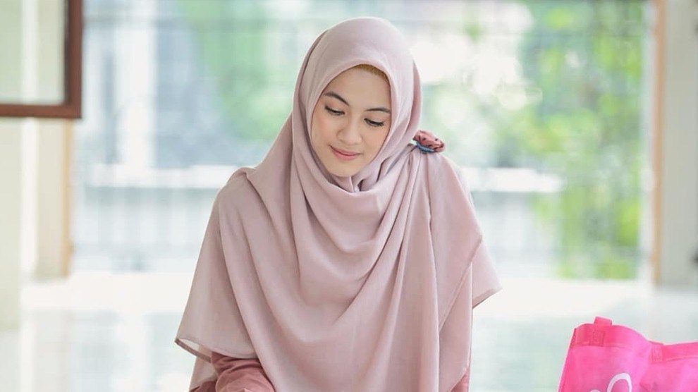 Detail Fhoto Wanita Berhijab Syar I Nomer 19