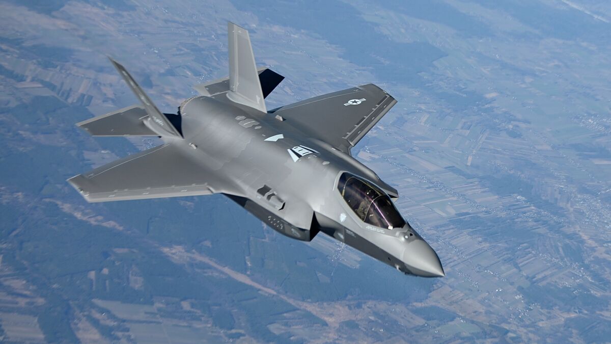 Detail Fighter Plane Image Nomer 12