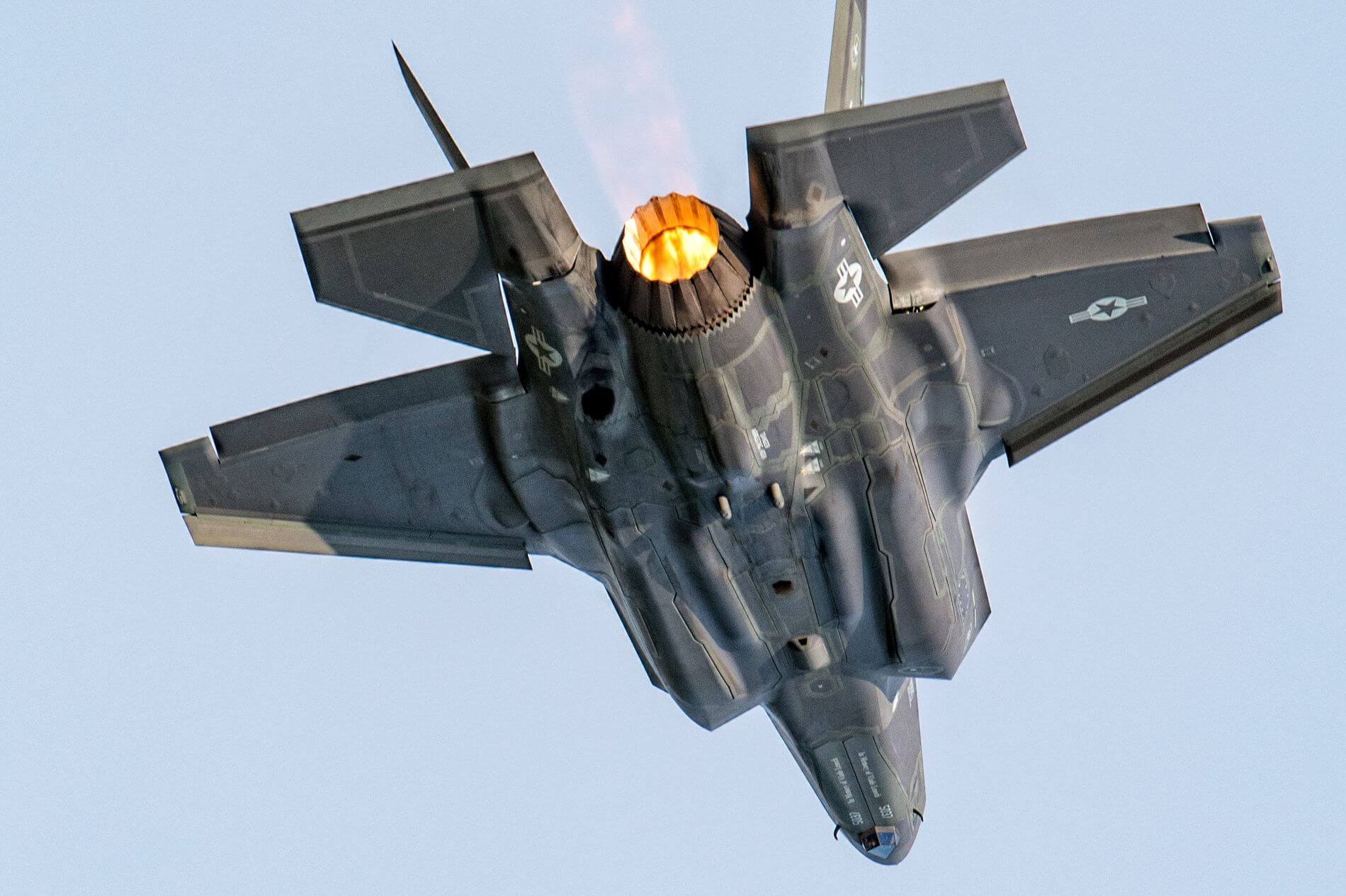 Detail Fighter Plane Image Nomer 15