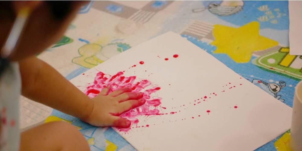 Detail Finger Painting Lukisan Menggunakan Alat Cetak Nomer 4