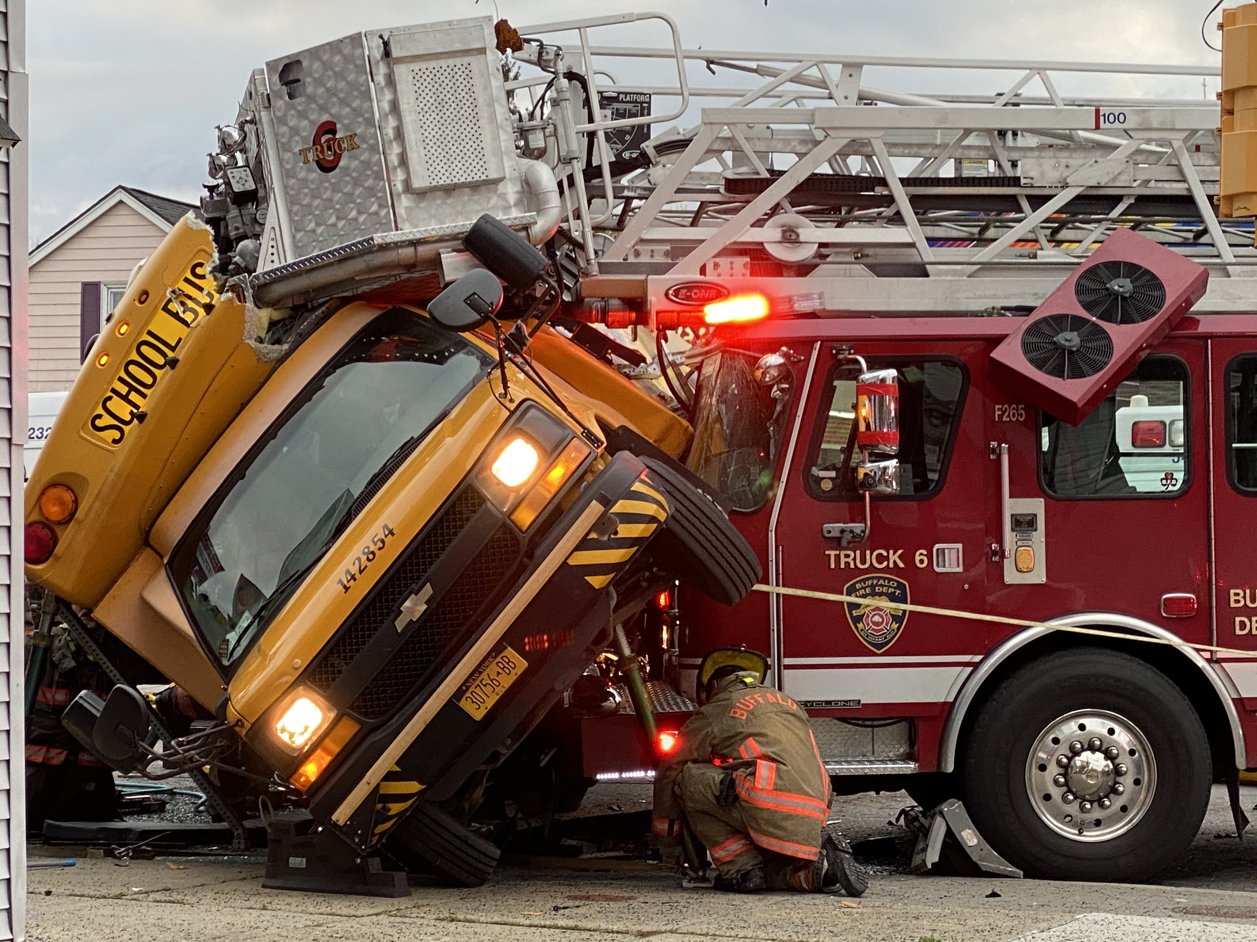 Detail Fire Engine Image Nomer 24