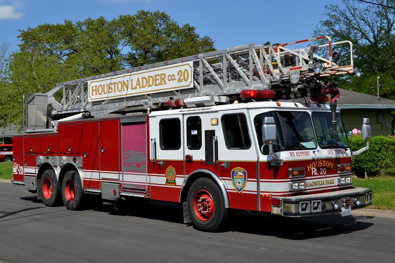 Detail Fire Engine Image Nomer 4