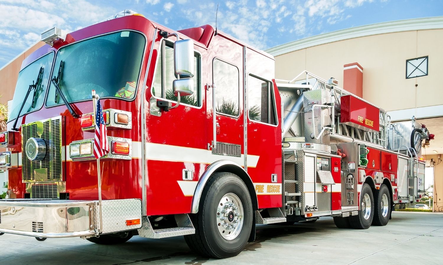 Detail Fire Engine Image Nomer 28