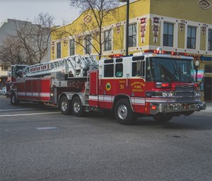 Detail Fire Engine Image Nomer 38