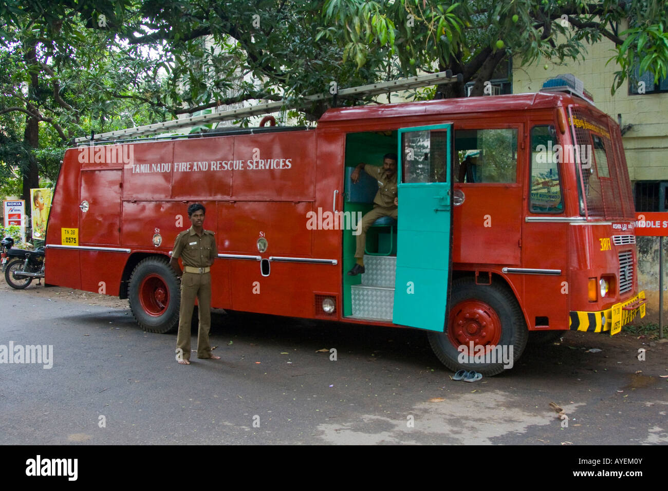 Detail Fire Engine Image Nomer 43
