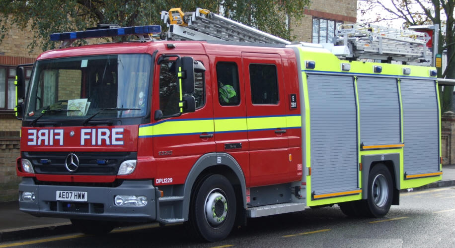 Detail Fire Engine Image Nomer 9