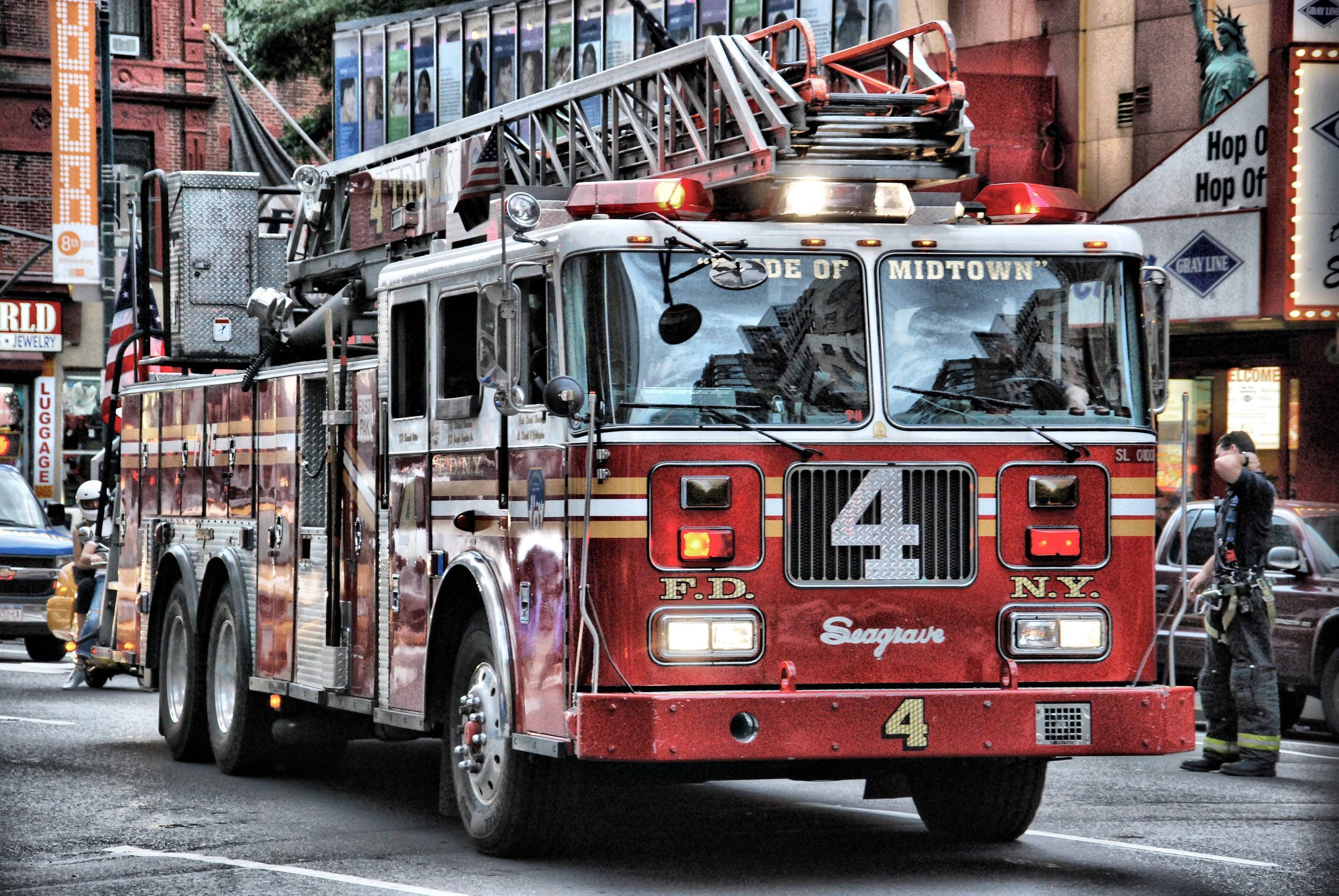 Detail Fire Truck Pictures Free Nomer 18