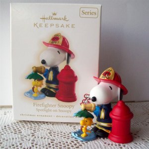 Detail Firefighter Snoopy Nomer 40