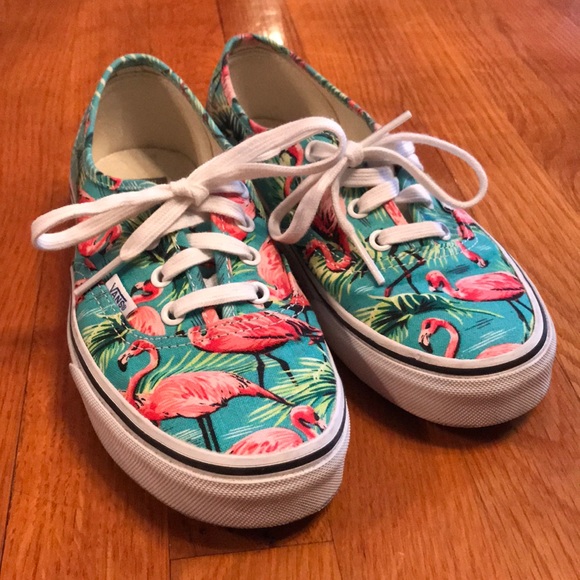 Detail Flamingo Print Vans Nomer 5