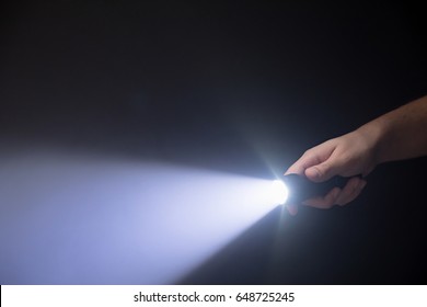 Detail Flashlight Background Nomer 20