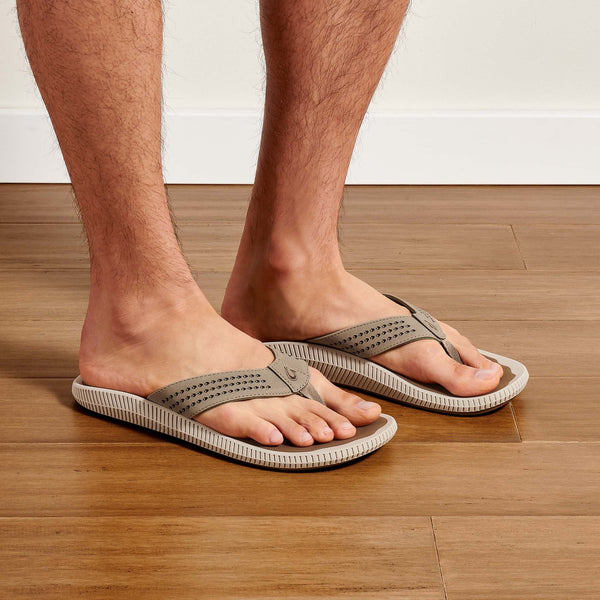 Detail Flip Flops With Fish Hook Logo Nomer 13