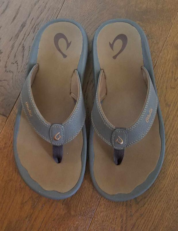 Detail Flip Flops With Fish Hook Logo Nomer 22