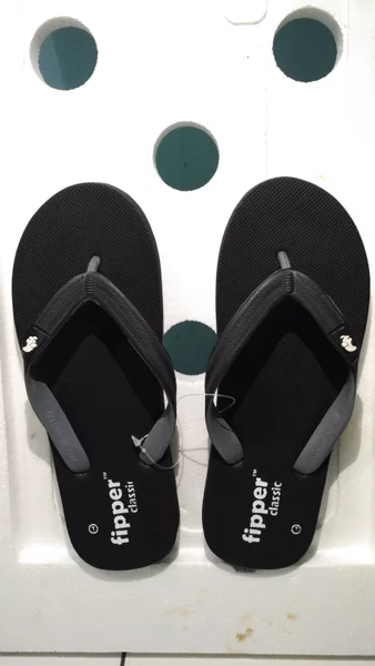 Detail Flippers Sandal Nomer 23