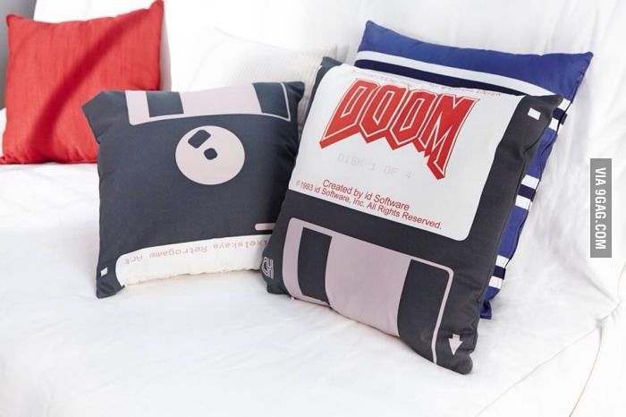 Detail Floppy Disk Pillow Nomer 15