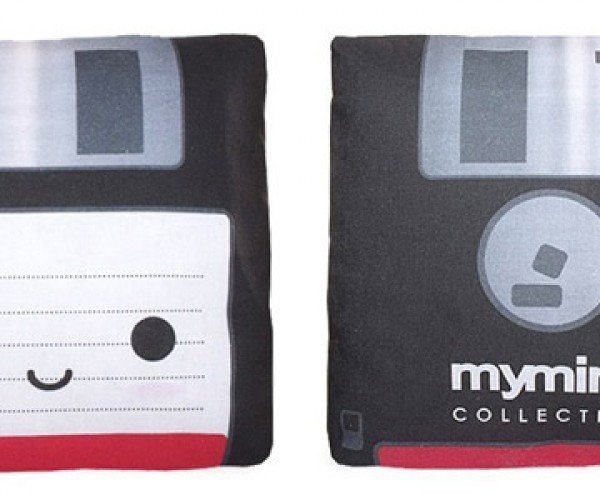 Detail Floppy Disk Pillow Nomer 29