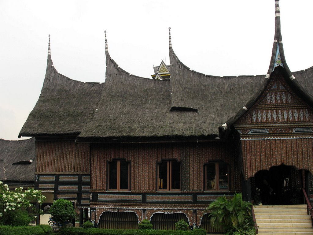 Detail Bahan Dasar Rumah Gadang Nomer 27