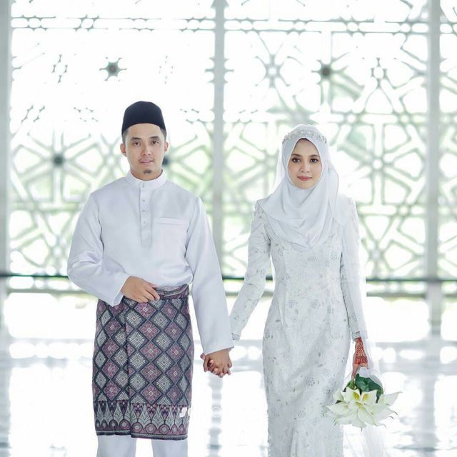 Baju Akad Nikah Sederhana - KibrisPDR
