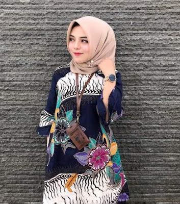 Detail Baju Batik Kombinasi Polos Modern Wanita Nomer 36