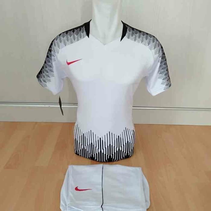 Detail Baju Bola Putih Polos Nomer 18