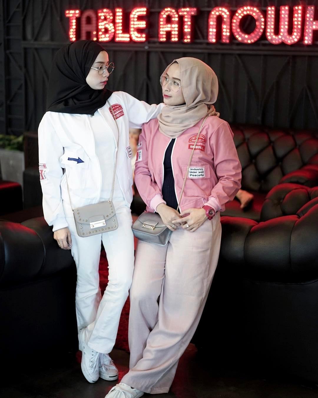 Detail Baju Couple Sahabat 4 Orang Nomer 16