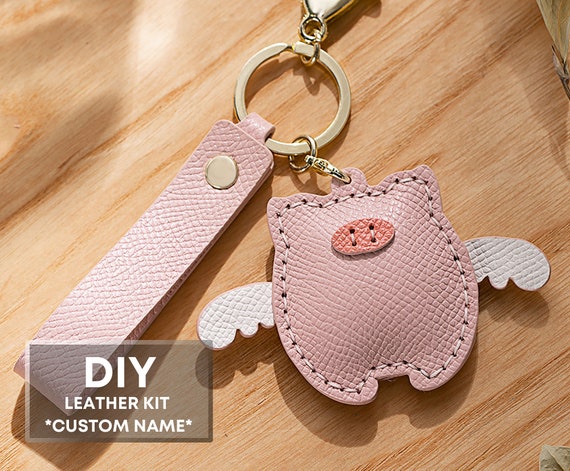 Detail Flying Pig Keychain Nomer 14